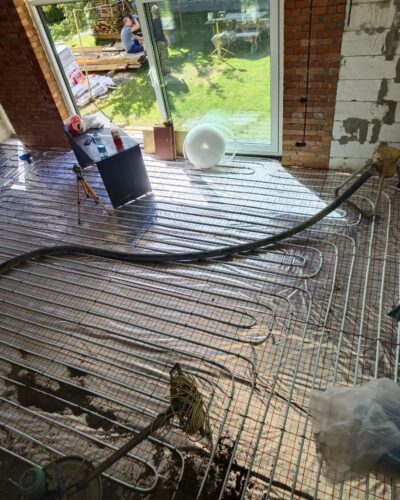 installation-cement-sand-screed-village-New-Life3