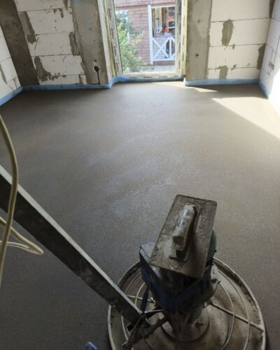 Installation-of-cement-sand-screed-private-house-Ozertso9