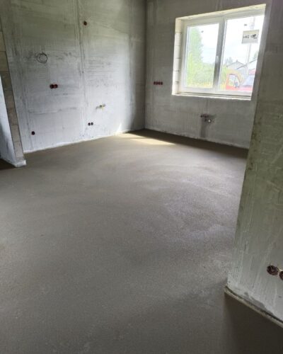 Installation-of-cement-sand-screed-private-house-Plisa6