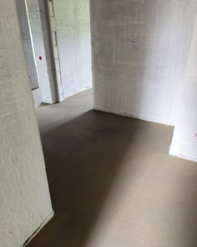 Installation-of-cement-sand-screed-private-house-Plisa9